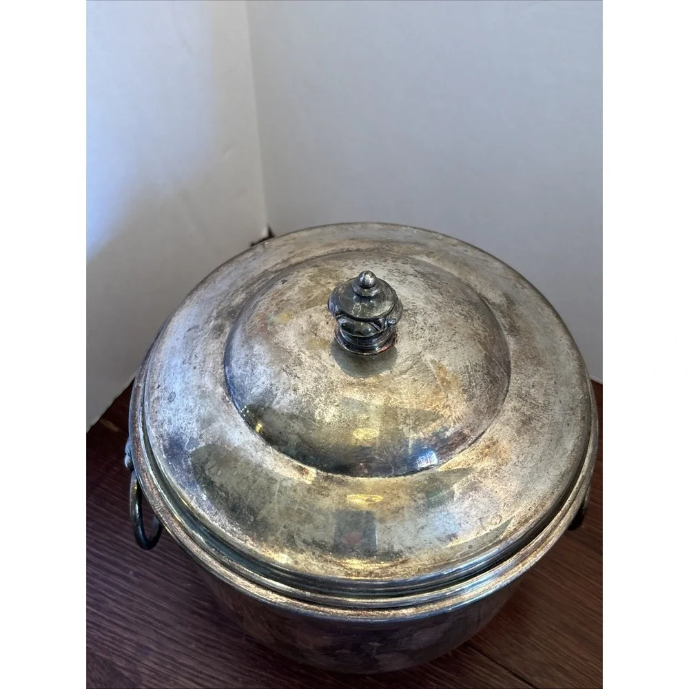 VTG Crosby E.P.C #2‎ Vacuum Sealed Ice Bucket With Lid, Lion Head Ring Handles